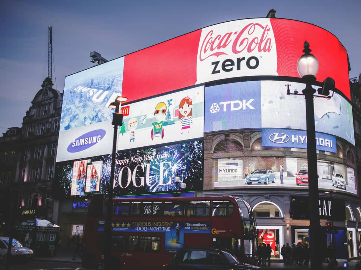 Billboard kỹ thuật số (Digital Billboard)